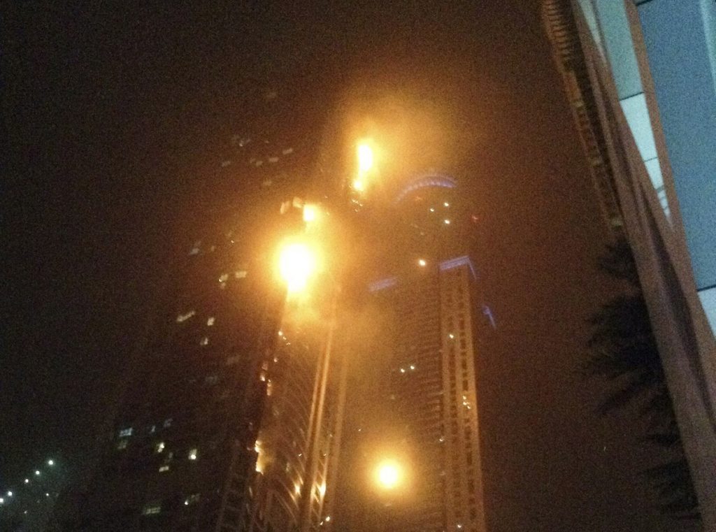 Πυρκαγιά στον ουρανοξύστη Torch Tower στο Ντουμπάι! (video)