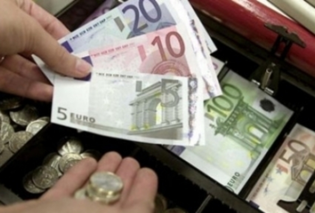 Λίστα Βαρουφάκη: Τέλος οι συναλλαγές με μετρητά στα νησιά – Οι προϋποθέσεις