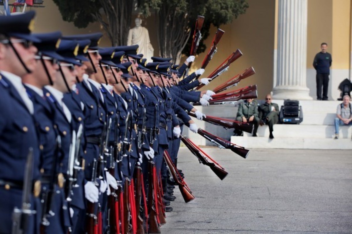 Τριήμερο στρατιωτικό πένθος στις Ένοπλες Δυνάμεις