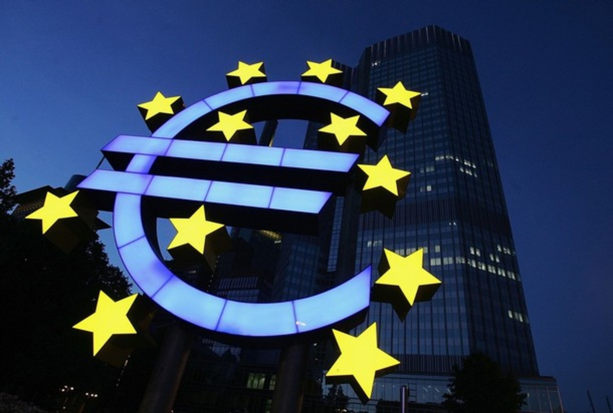 Der Spiegel: Η ΕΚΤ θα βάλει πλαφόν στα επιτόκια δανεισμού των χωρών που αντιμετωπίζουν προβλήματα