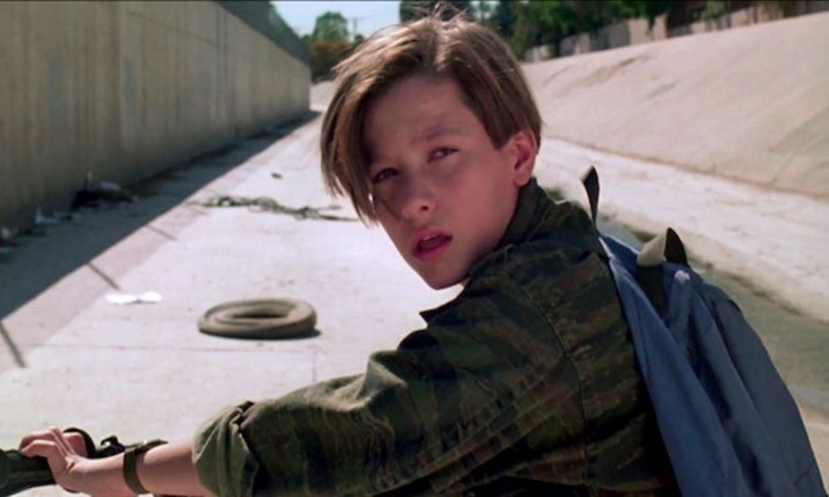 Θυμάστε τον πιτσιρικά John Connor από το Terminator 2; Δείτε πώς είναι σήμερα!