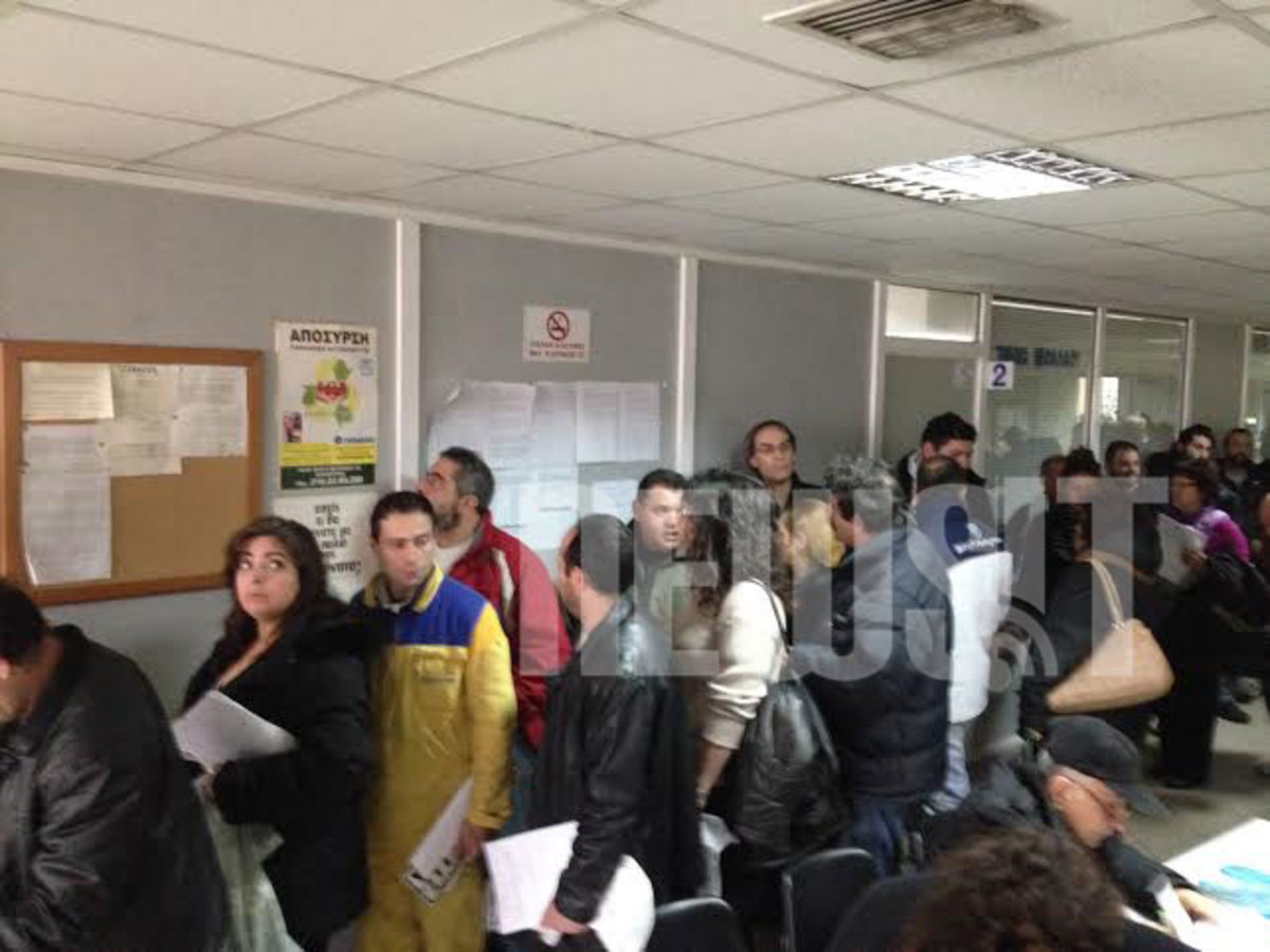 Χάρης Θεοχάρης: Οι εφορίες θα εξυπηρετούν και μετά τις 12.00 – Όχι παράταση!