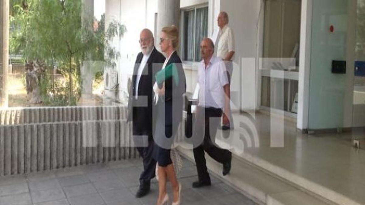 Ευρωπαϊκά εντάλματα για τον Ντ. Μιχαηλίδη και το γιο του –  Έξαλλος ο συνήγορος του πρώην υπουργού (VIDEO)