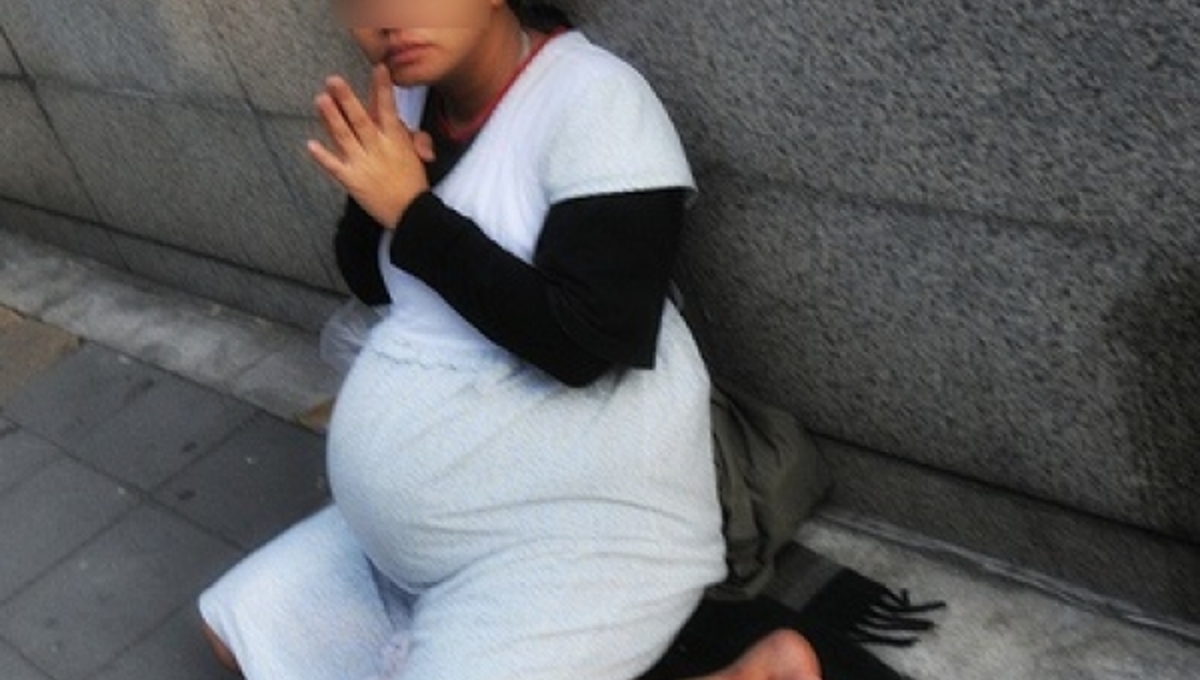 Ιατρικός σύλλογος: “Έγκυες γυναίκες γεννάνε στο δρόμο”