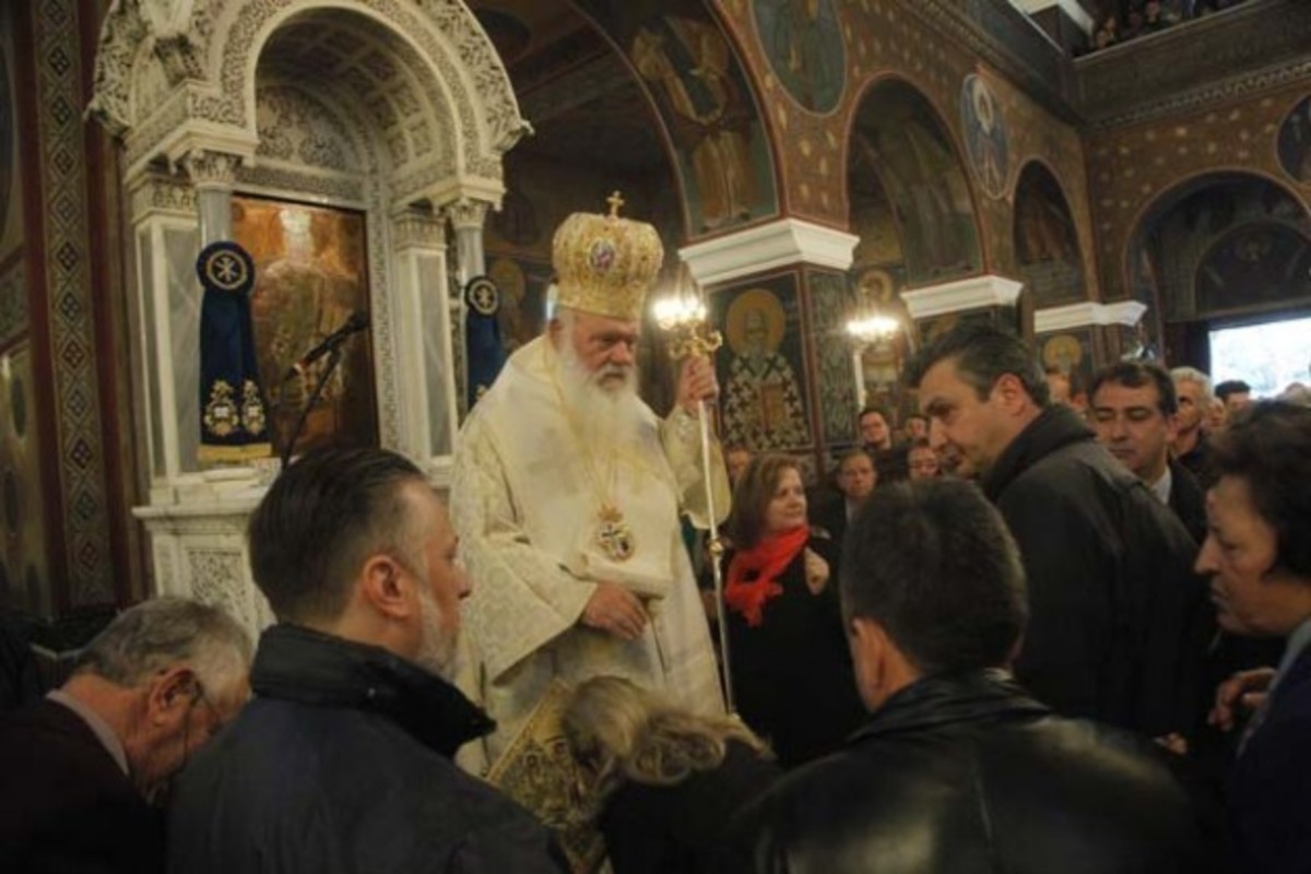 Ιερώνυμος: Ο Θεός δεν εγκαταλείπει τους πιστούς