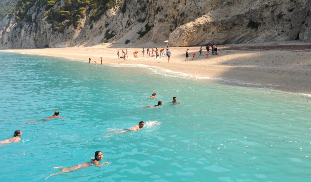 Daily Mail: Αυτές είναι οι πιο όμορφες παραλίες της Μεσογείου – Τρεις ελληνικές ανάμεσά τους