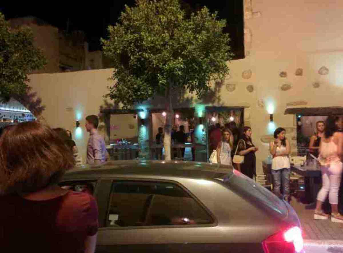Χανιά: Μπήκε στην καφετέρια και άδειασε πάνω του το όπλο!