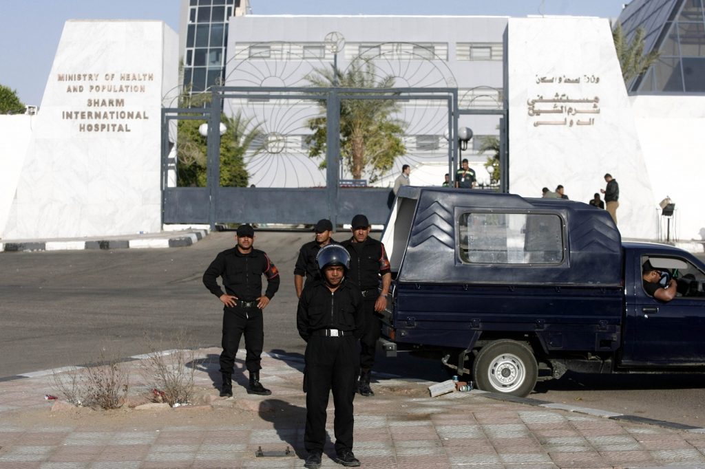 Γιατροί και νοσοκόμες ζητούν προστασία από τις επιθέσεις ενόπλων