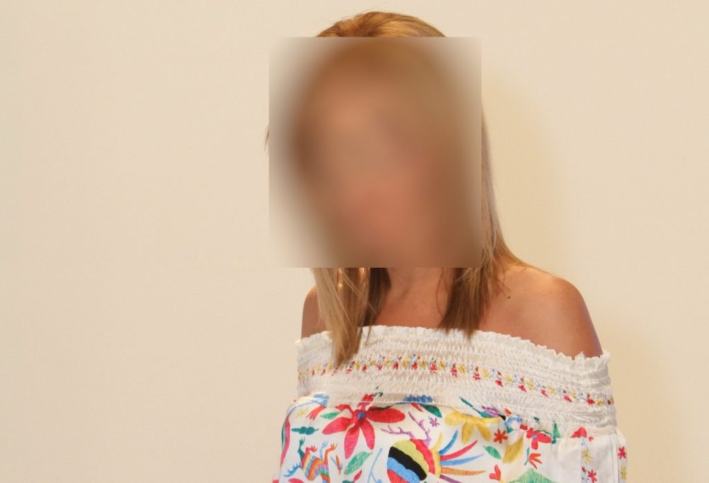 Ελληνίδα δημοσιογράφος εγκαταλείπει την εκπομπή λόγω εγκυμοσύνης