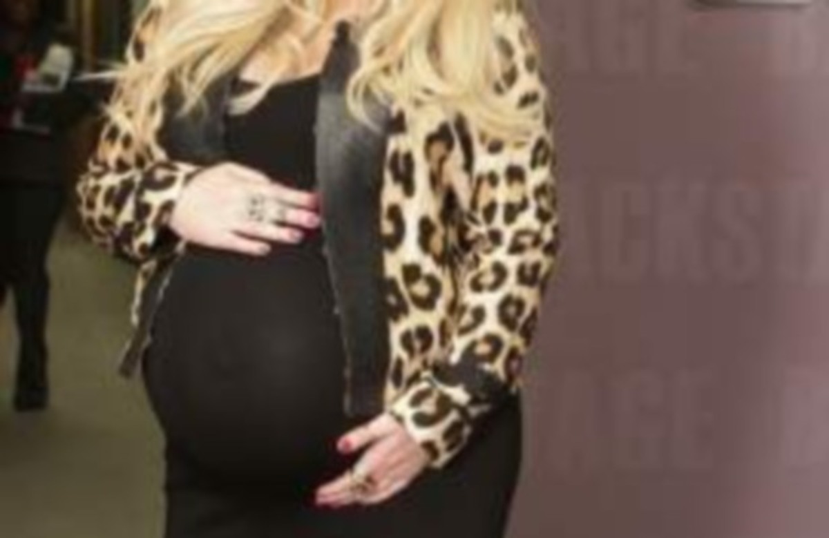 Πασίγνωστη εγκυμονούσα star δηλώνει: “Όταν σπάσουν τα νερά θα είναι σαν πυροσβεστικός κρουνός”!