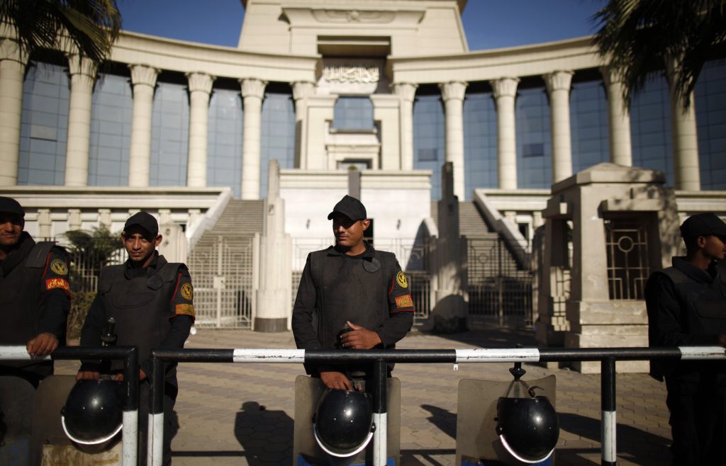 Αίγυπτος: Νέοι τριγμοί στην κυβέρνηση Μόρσι
