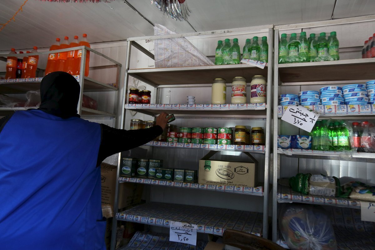 Αίγυπτος: Ψάχνουν λίγο ρύζι και λάδι – Άδεια ράφια παντού