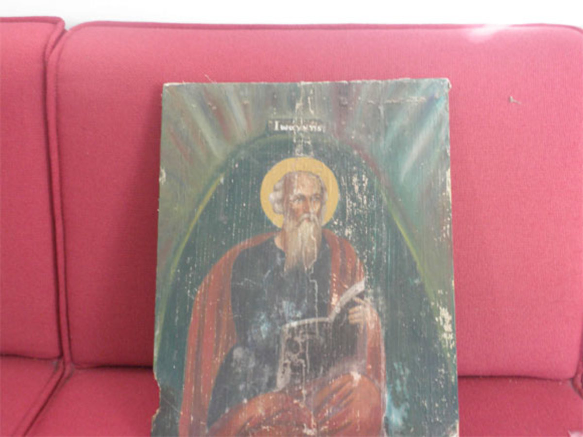 Έκρυβε αρχαία και εικόνες κάτω από το αυτοκίνητο!