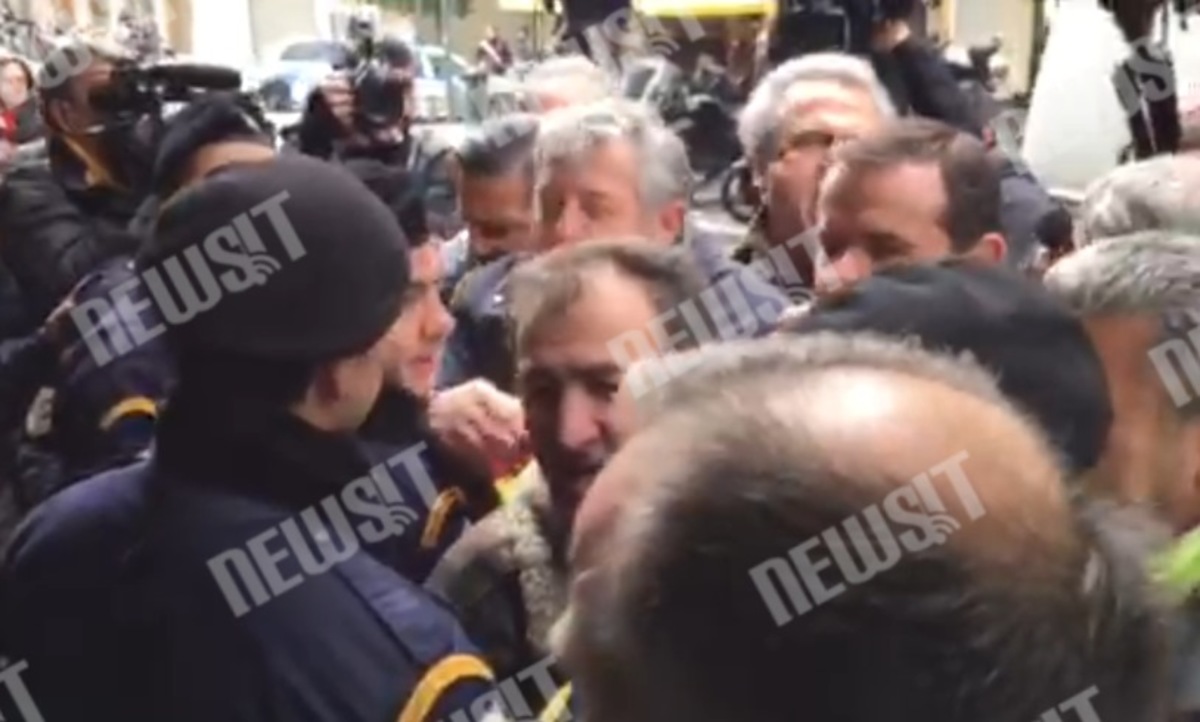 Προσπάθεια εισβολής στο υπ.Οικονομικών