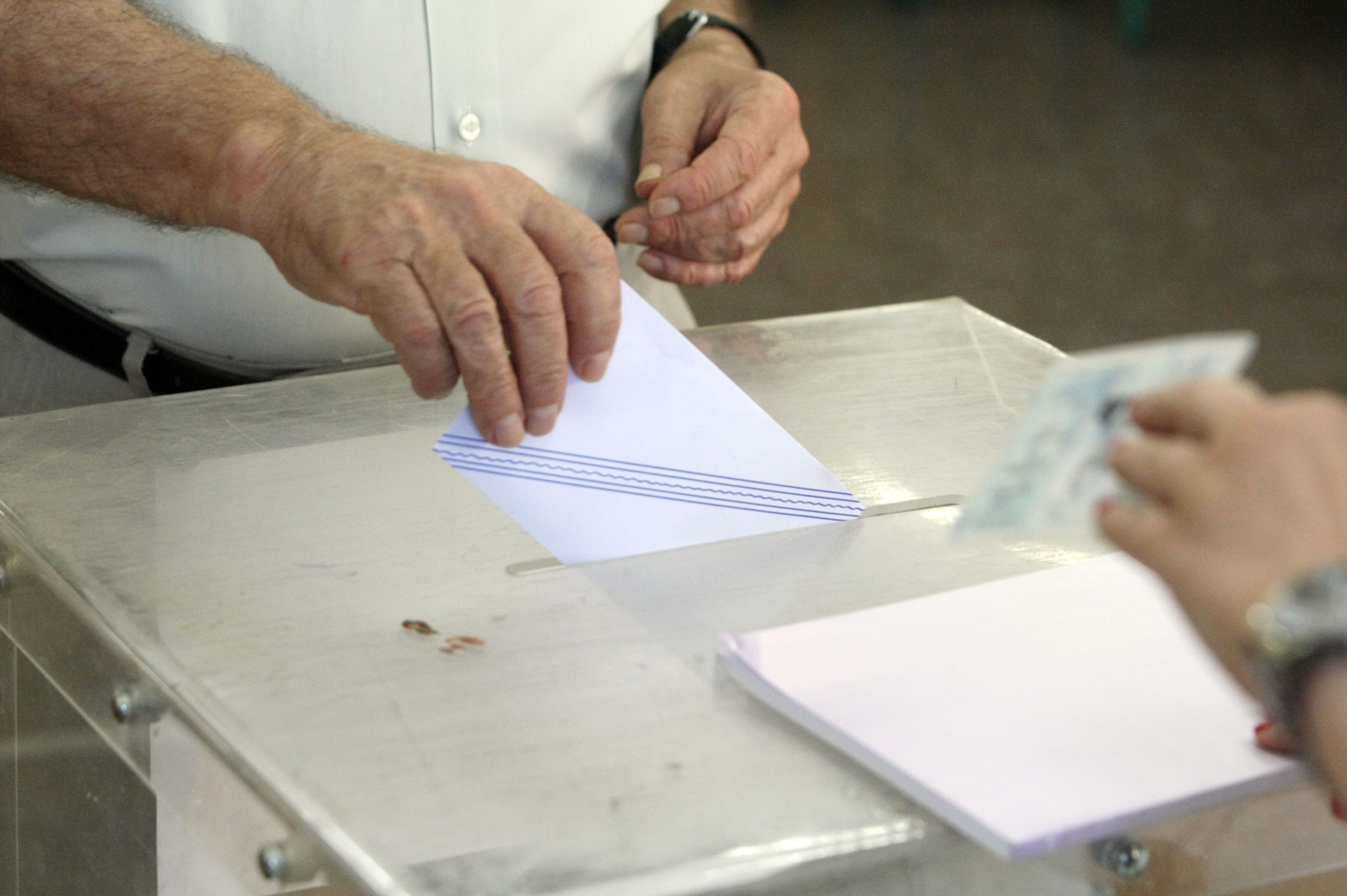 Μπροστά ο ΣΥΡΙΖΑ σε νέα δημοσκόπηση