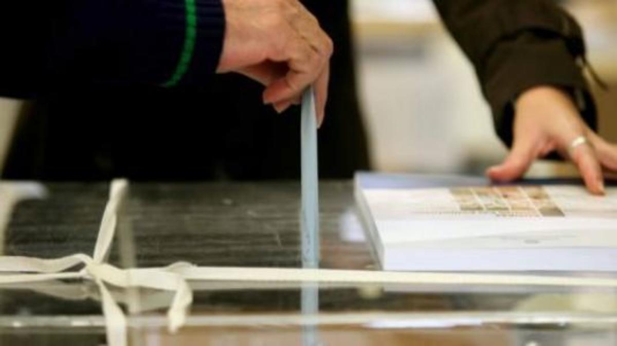 Εκλογές και μετά πάλι εκλογές προβλέπουν οι Γερμανοί