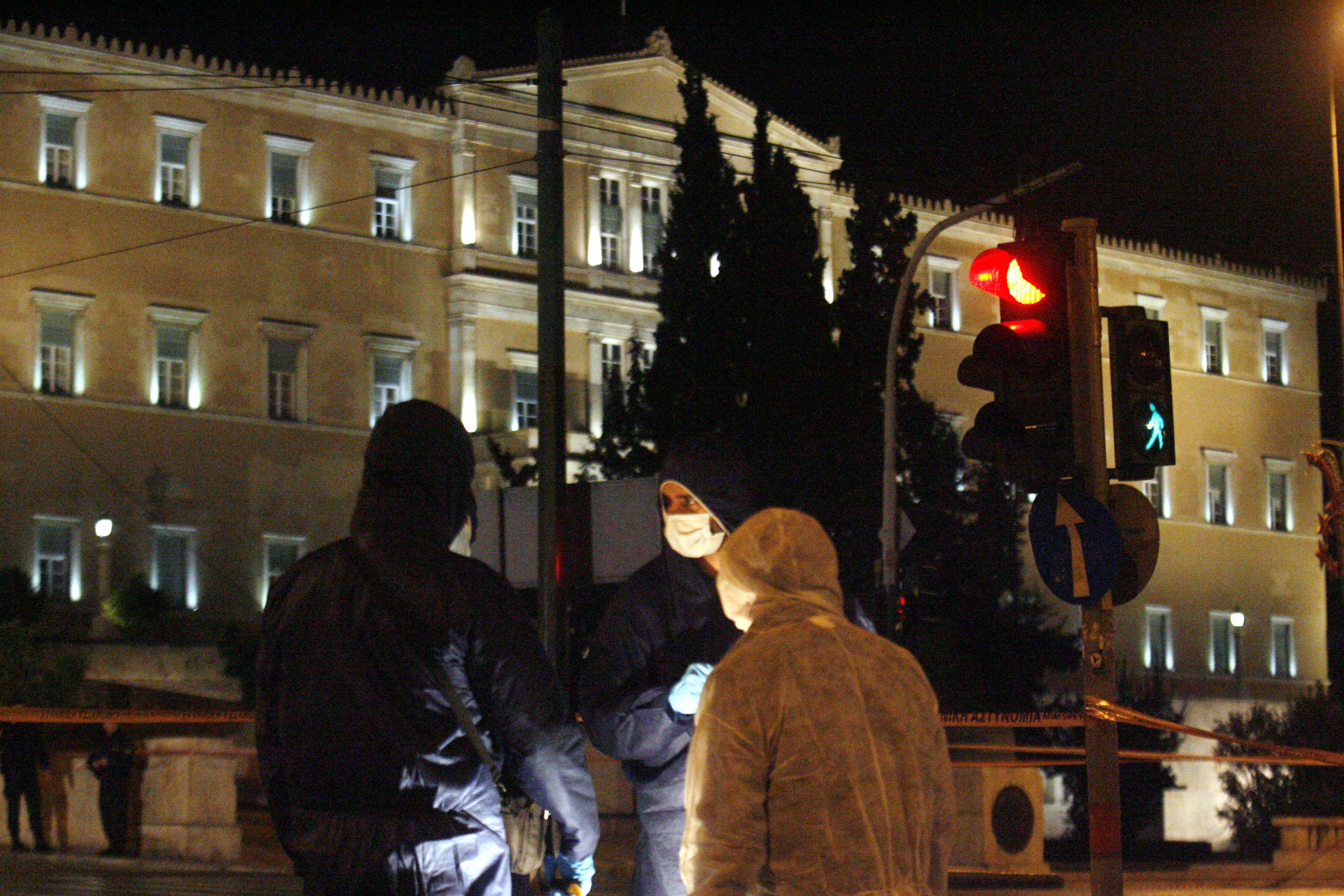 Απο την επίθεση στη Βουλή. ΦΩΤO EUROKINISSI