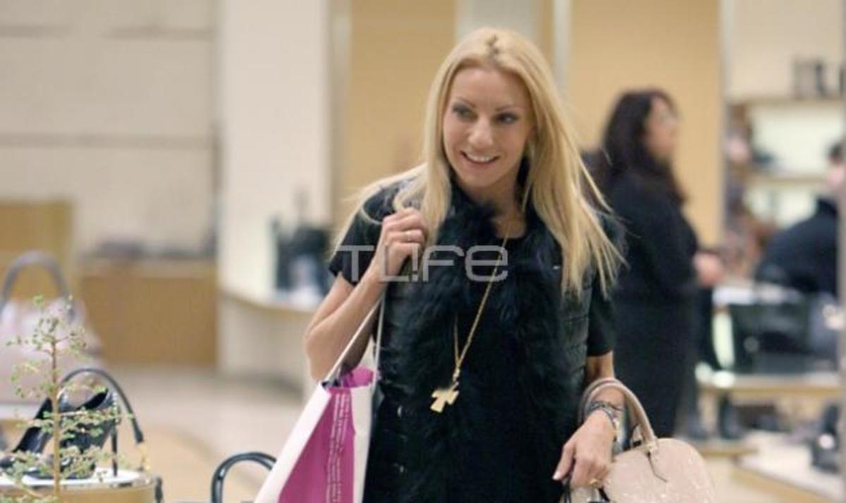 Η Έλενα Τσαβαλιά το έριξε στο… shopping therapy!