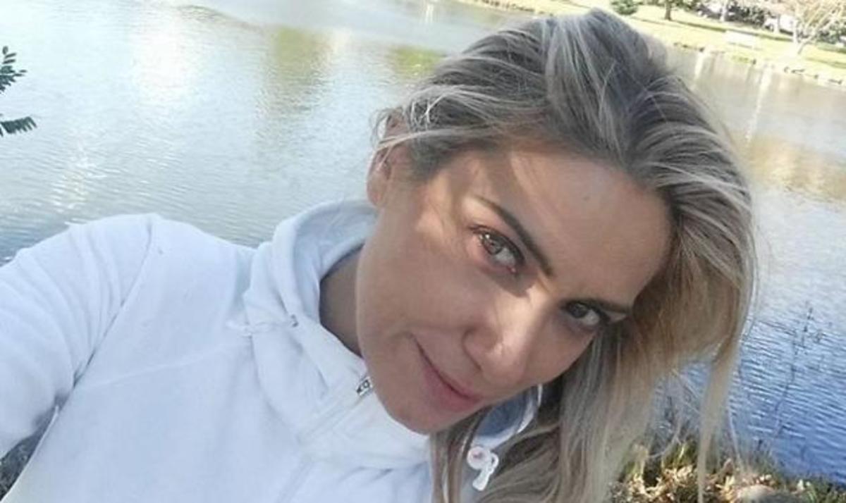 Η cool Έλενα Παπαβασιλείου – Βόλτες στους δρόμους της Αμερικής, χωρίς μακιγιάζ!