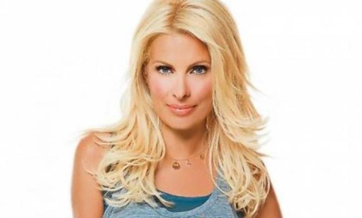 H Eλένη επέστρεψε στο twitter!