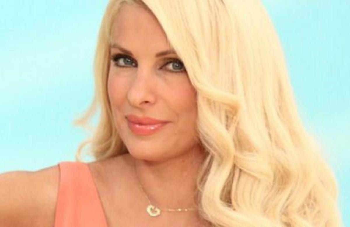 ΔΕΙΤΕ που βρίσκεται αυτή τη στιγμή η Ελένη Μενεγάκη!