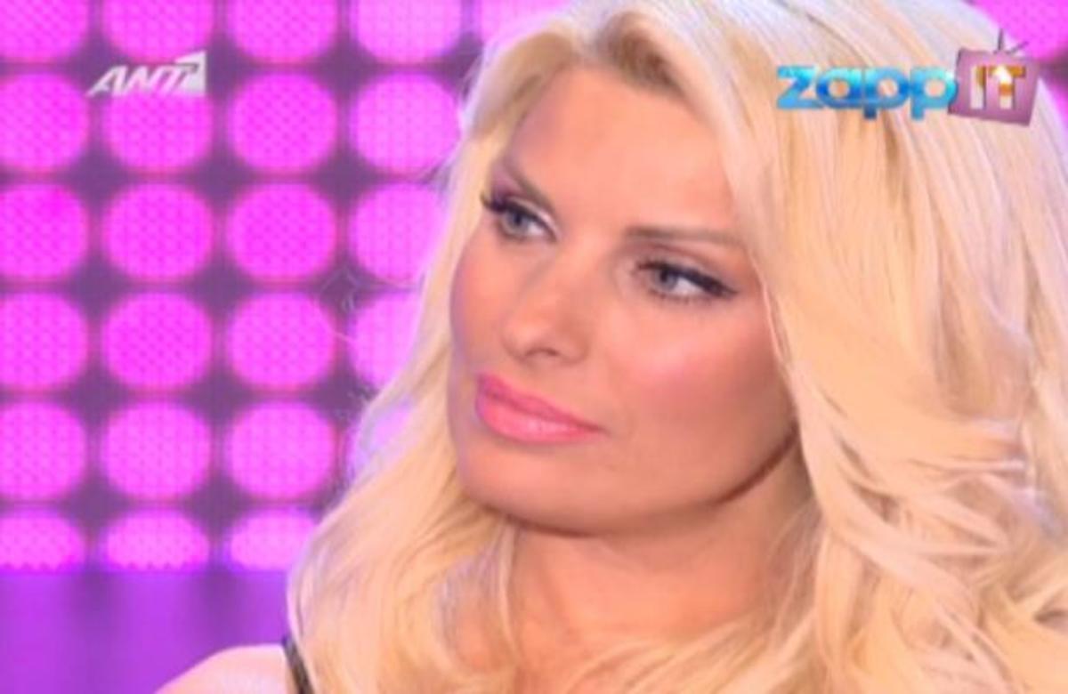 Ελένη Μενεγάκη: “Δεν κατάλαβα ποτέ γιατί το θέμα του διαζυγίου μας έγινε τόσο μεγάλο θέμα. Κλάταρα”!