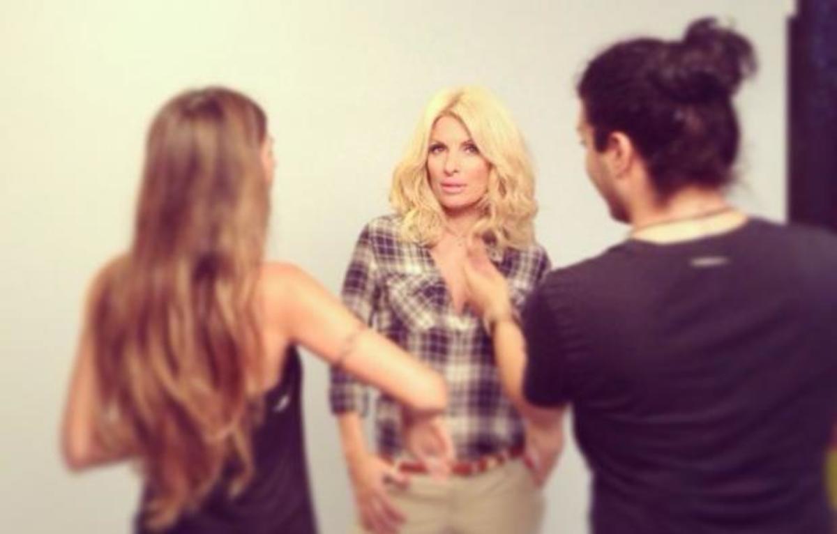 Ελένη Μενεγάκη: Δείτε backstage φωτογραφίες από τη φωτογράφιση της στον Alpha