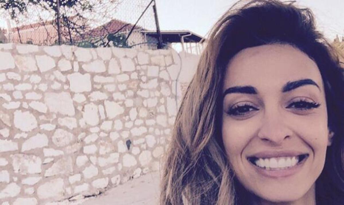 Ελένη Φουρέιρα: Με ποιον ανταλλάσσει “μεσημεριανά φιλιά”;