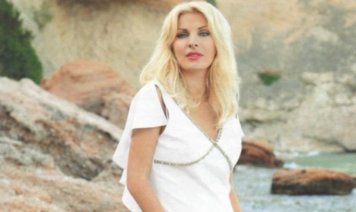 Το ”τσάκισε” το αρνί η Ελένη Μενεγάκη!