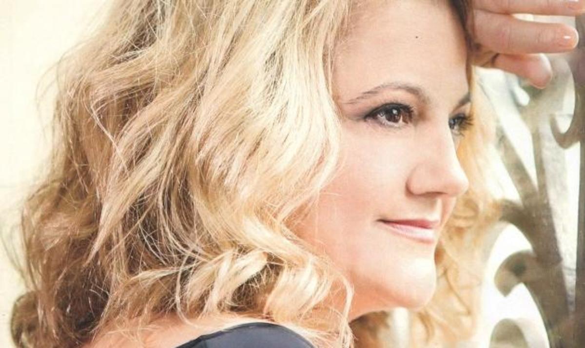 Ελένη Καστάνη: “Είμαι ΣΥΡΙΖΑ πολλά χρόνια. Από τότε που αγωνιζόταν να μπει στη Βουλή”