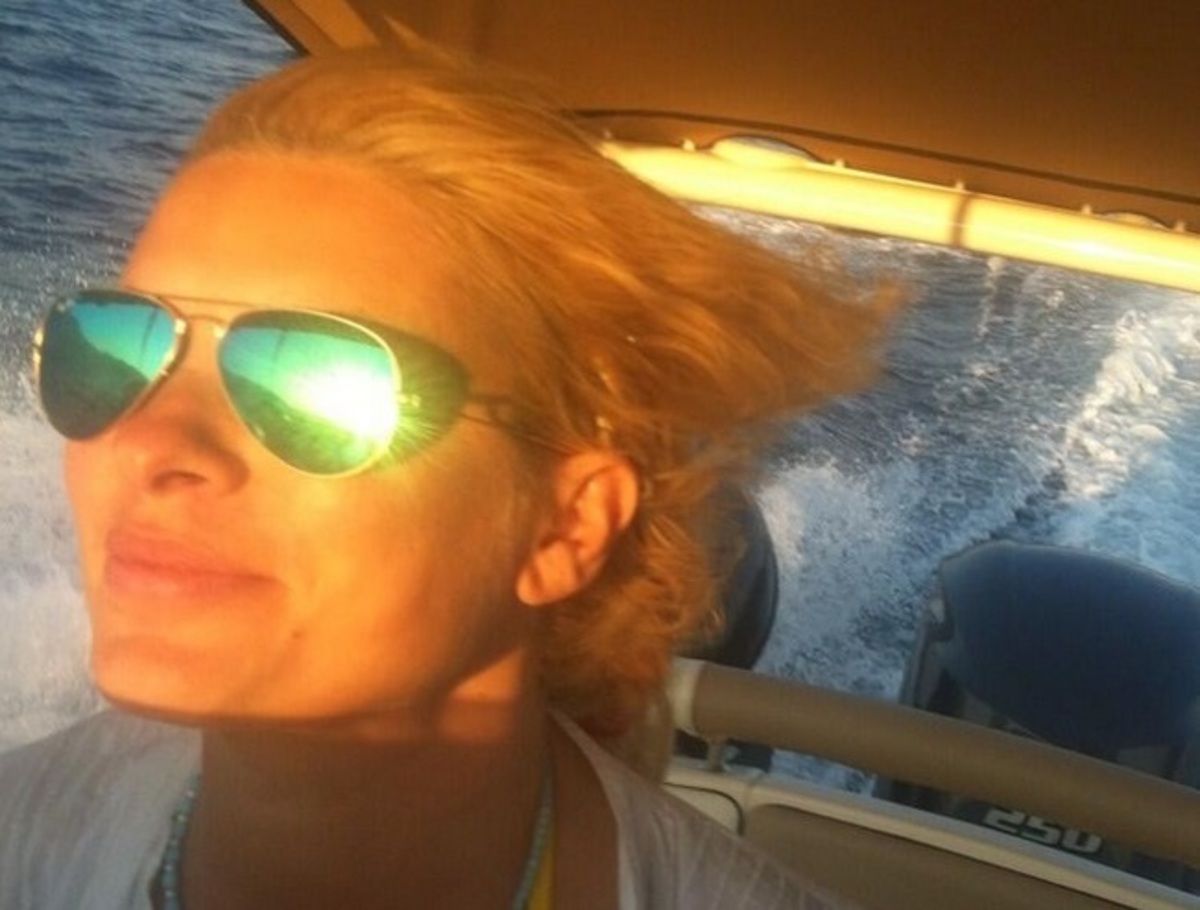 Η Ελένη Μενεγάκη καπετάνισσα! Δείτε φωτογραφίες!