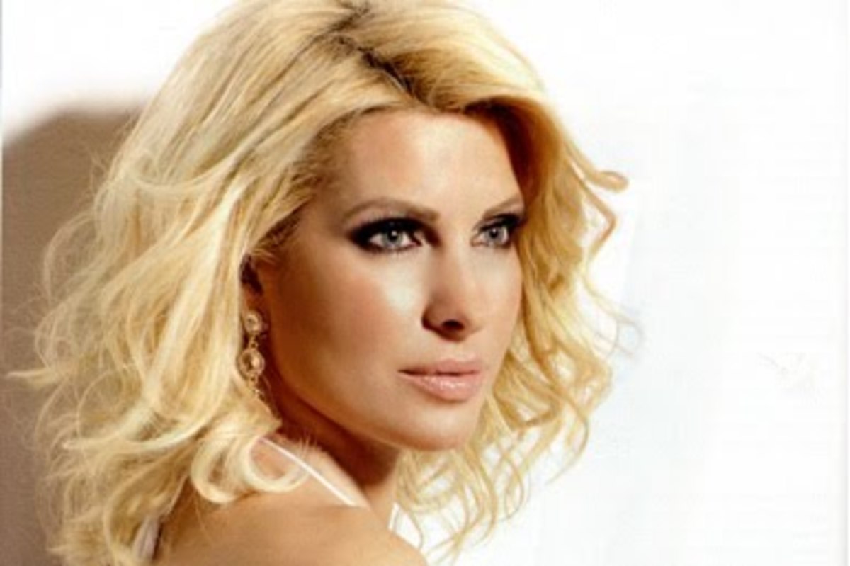 Ο πονοκέφαλος της Ελένης Μενεγάκη