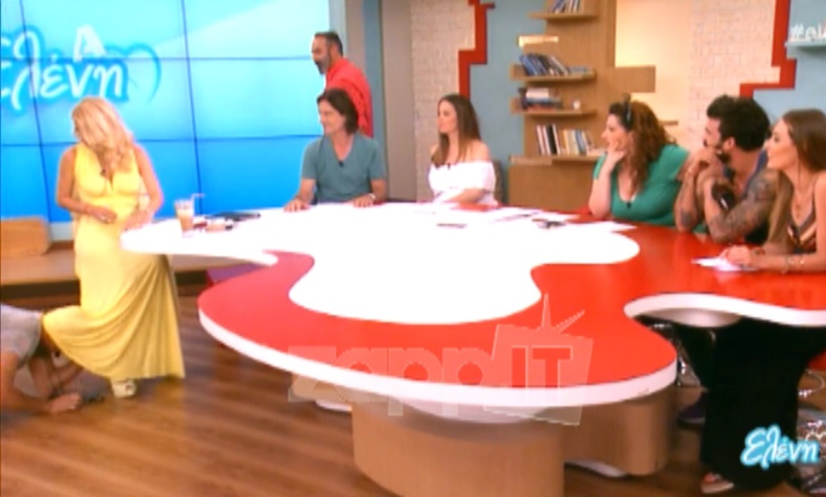 Έβαλε το κεφάλι του κάτω από το φόρεμα της Μενεγάκη! Χαμός στον αέρα της εκπομπής!