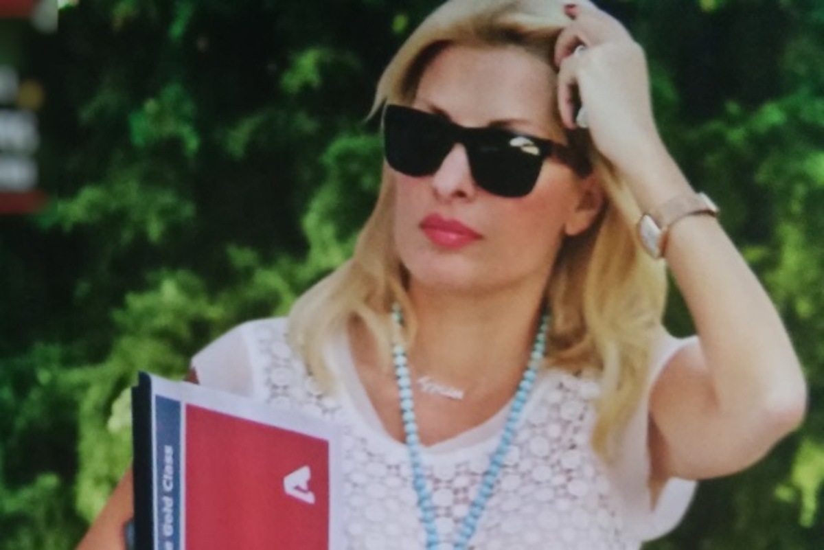 Ελένη Μενεγάκη: Επέστρεψε στη δουλειά ανανεωμένη (ΦΩΤΟ)