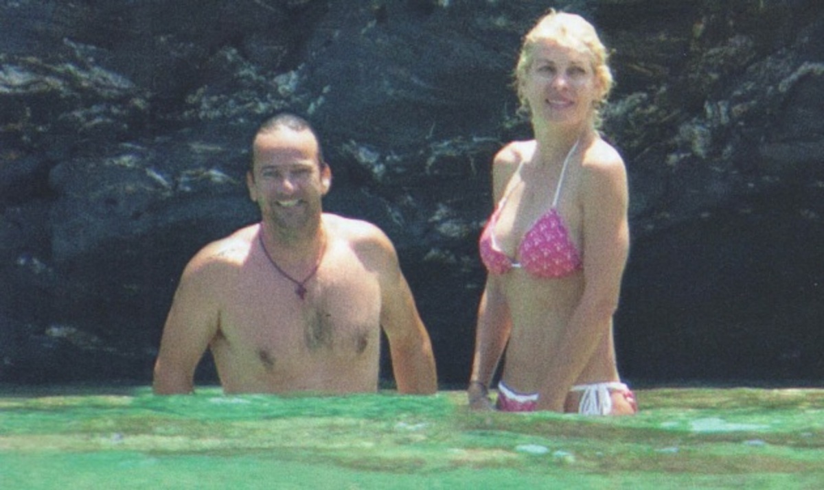 Ελένη Μενεγάκη: Φωτογραφίες από τις βουτιές της στην Άνδρο!