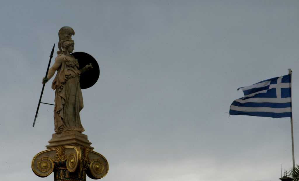 Bloomberg: Η δημοσιονομική Οδύσσεια της Ελλάδας και τα εκλογικά σενάρια