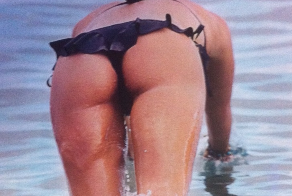 Σε ποια Ελληνίδα παρουσιάστρια ανήκει αυτή η sexy φωτογραφία;