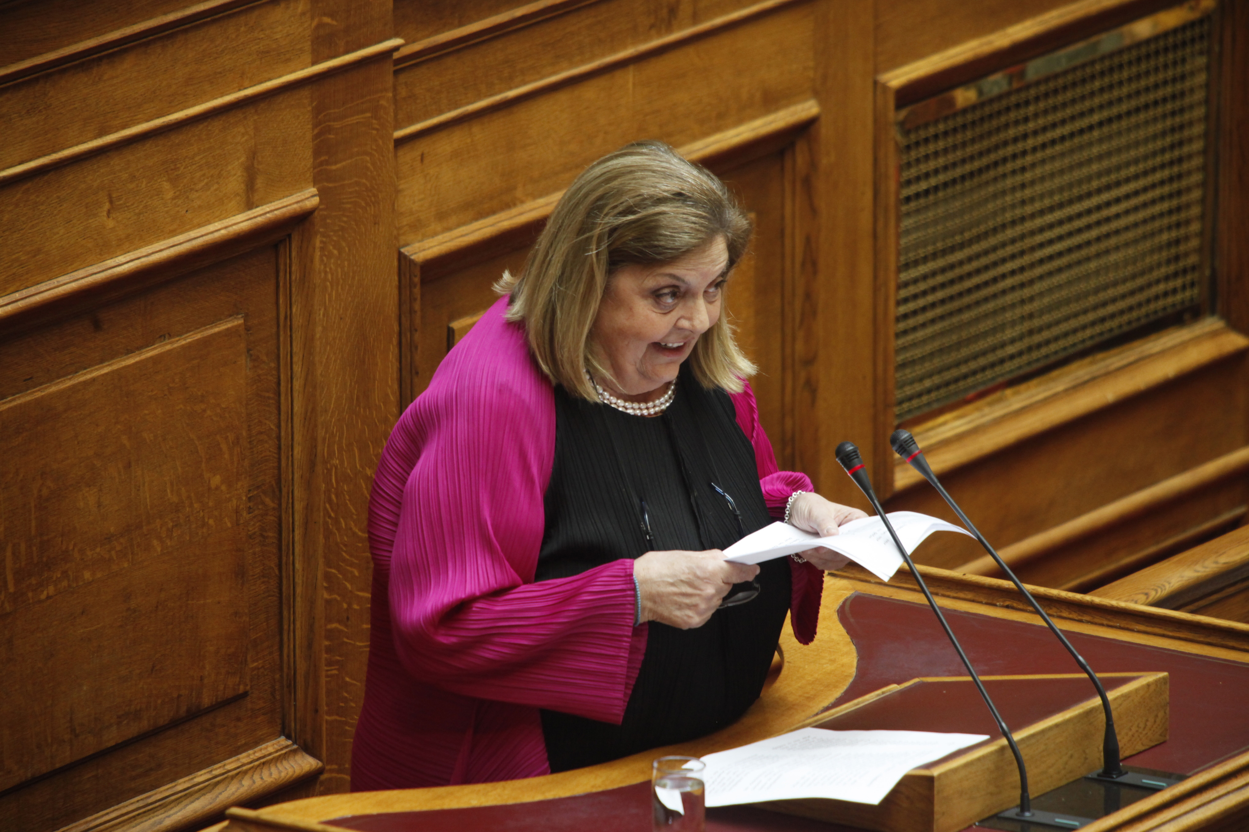 Έλσα Παπαδημητρίου: “Ίσως δώσω ψήφο εμπιστοσύνης στην κυβέρνηση”