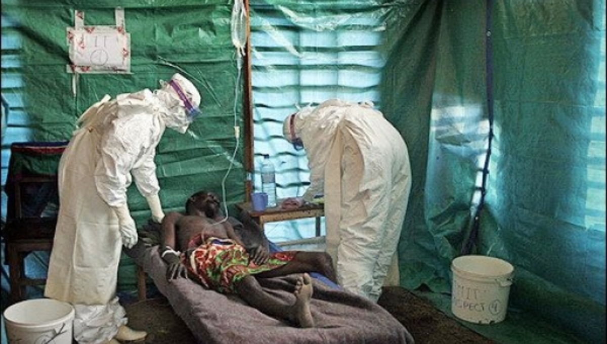 Πανικός: ο ιός Έμπολα μεταδίδεται μέσω του αέρα