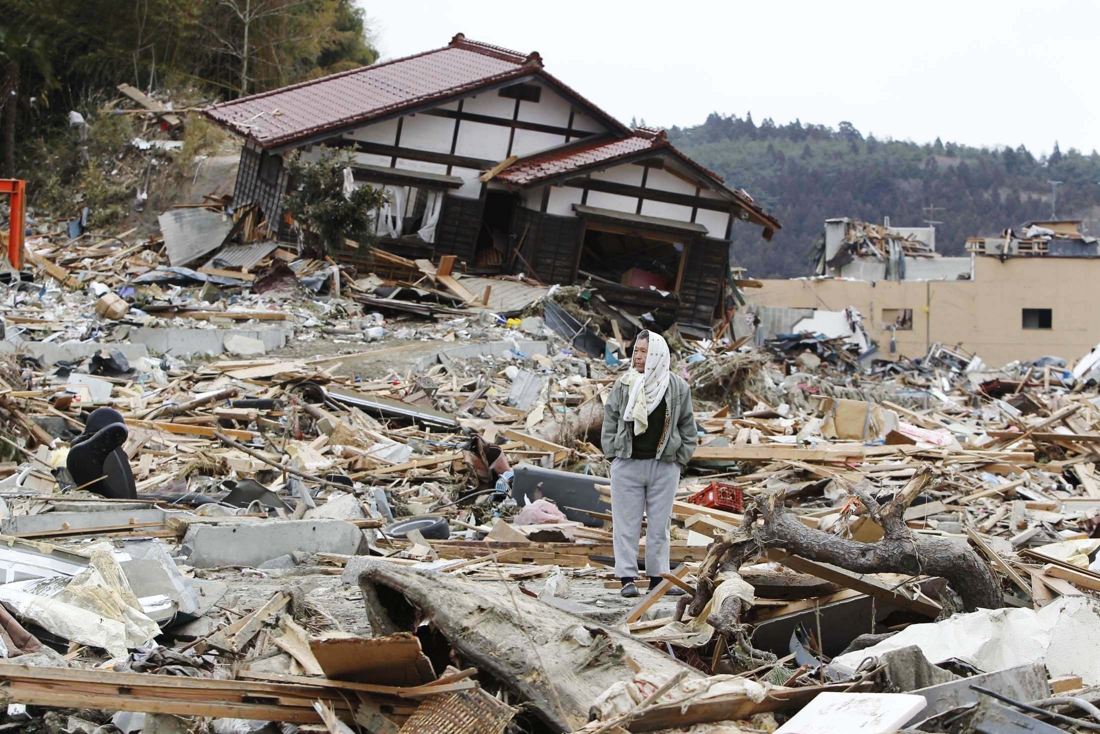 Катастрофы землетрясений. ЦУНАМИ В Японии в 2011. Стихийные бедствия. Природные катастрофы землетрясения. ЧС землетрясение.