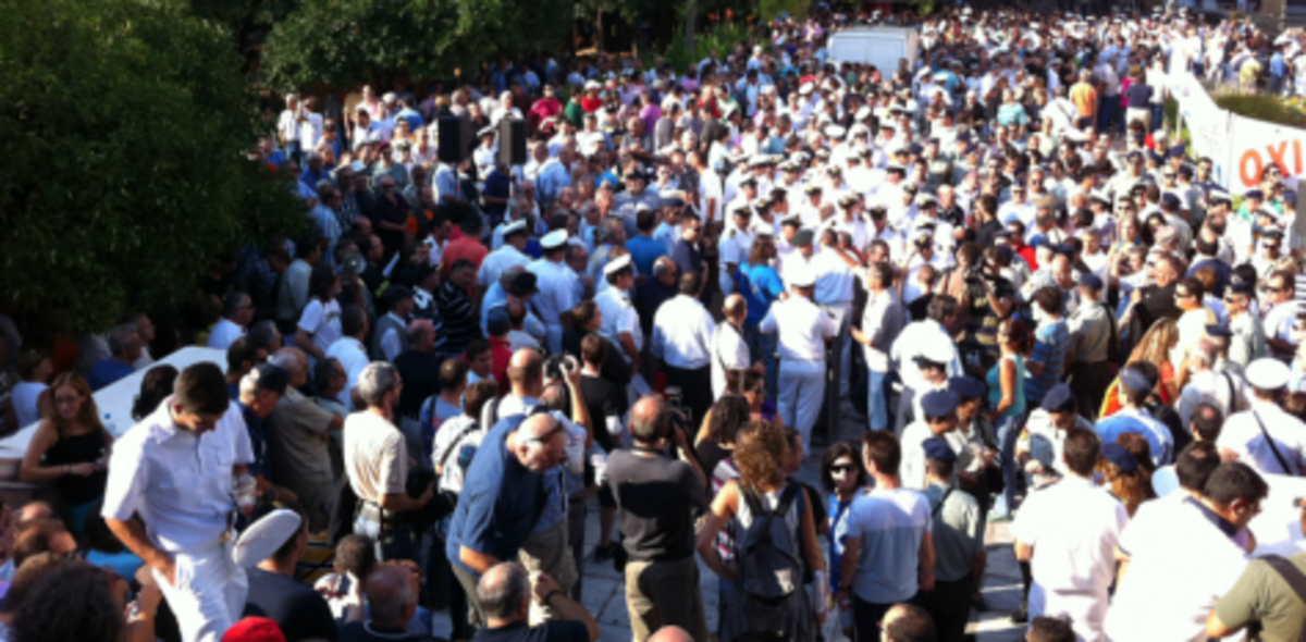 ΒΙΝΤΕΟ: “Η τρόϊκα αλωνίζει στο υπουργείο Άμυνας”!