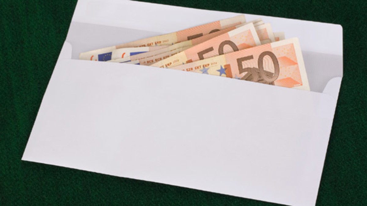 Νέα καταγγελία επιχειρηματία – Του ζήτησαν μίζα 25.000 ευρώ – BINTEO