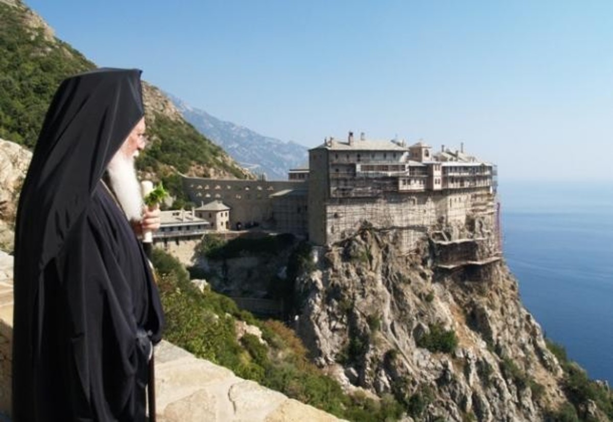 Ξεκάθαρο μήνυμα στους μοναχούς του Αγίου Όρους: Αφήστε τις επενδύσεις και αφιερωθείτε στην αποστολή σας!