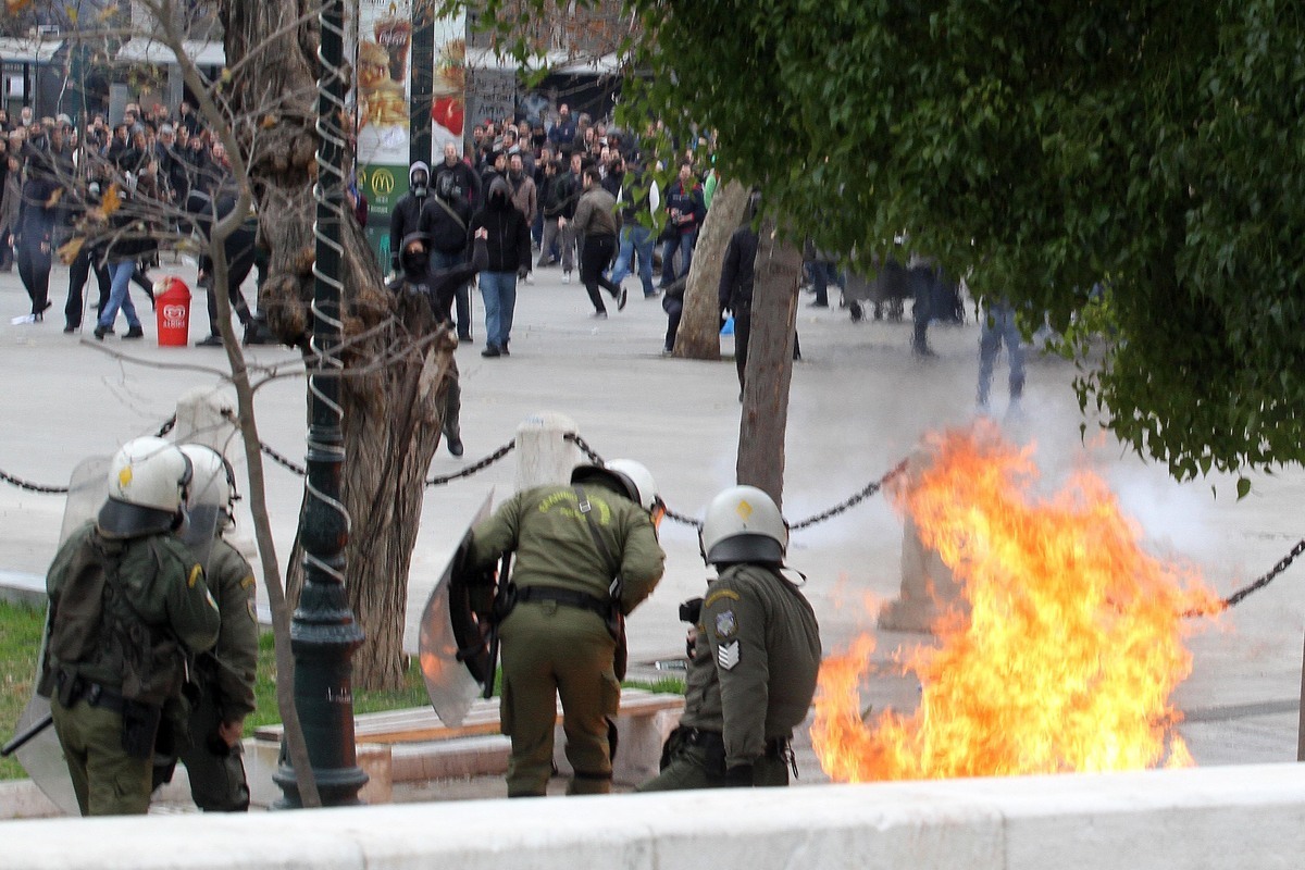 Απομακρύνονται 4 αστυνομικοί για τα επεισόδια της Κυριακής