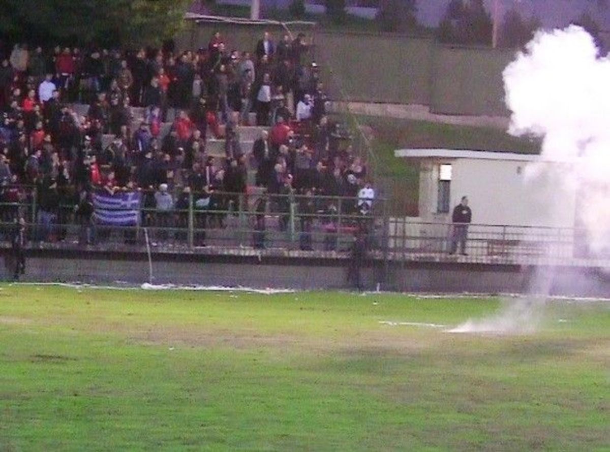 Θλιβερά επεισόδια στον Κορυδαλλό! Οπαδοί έστειλαν στο νοσοκομείο ποδοσφαιριστές