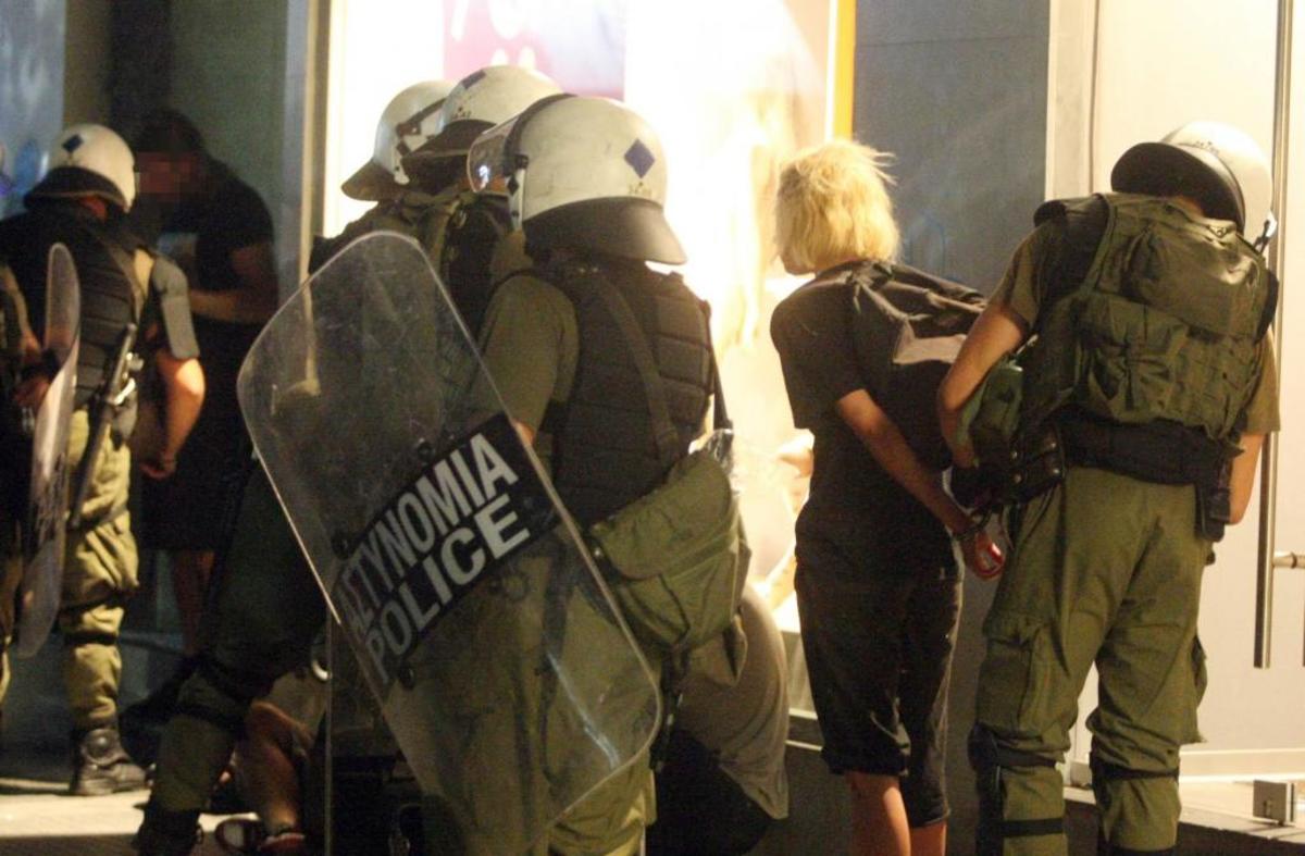 Εικόνα από τα επεισόδια - ΦΩΤΟ EUROKINISSI