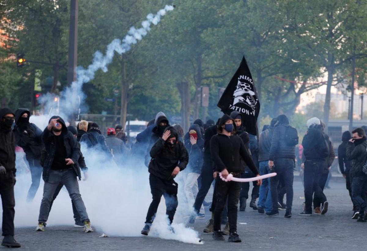 Γαλλία – Εκλογές: Επεισόδια, δακρυγόνα και λιποθυμίες [pics, vid]