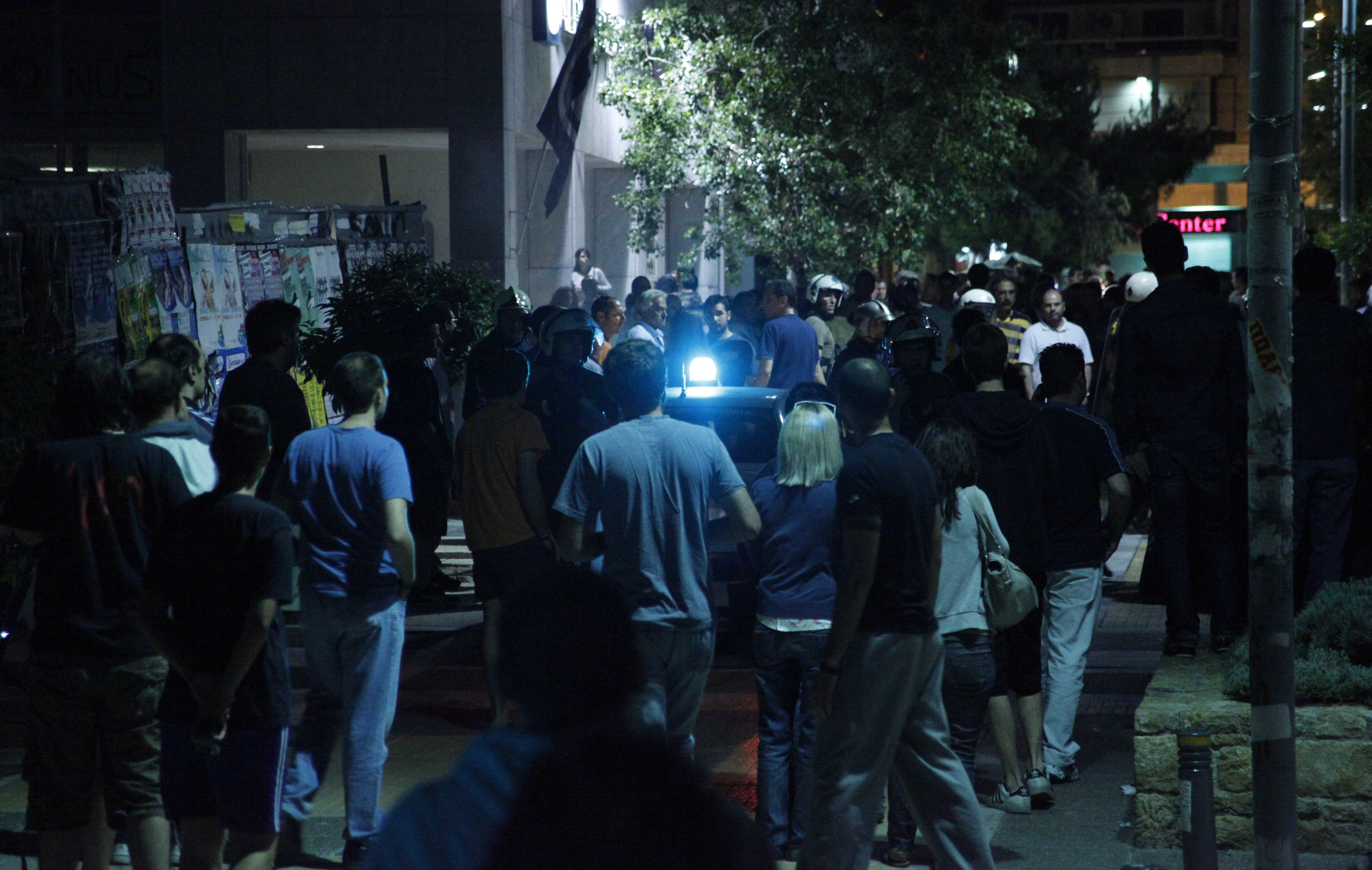 Για κακούργημα οι 8 συλληφθέντες στα χθεσινά επεισόδια