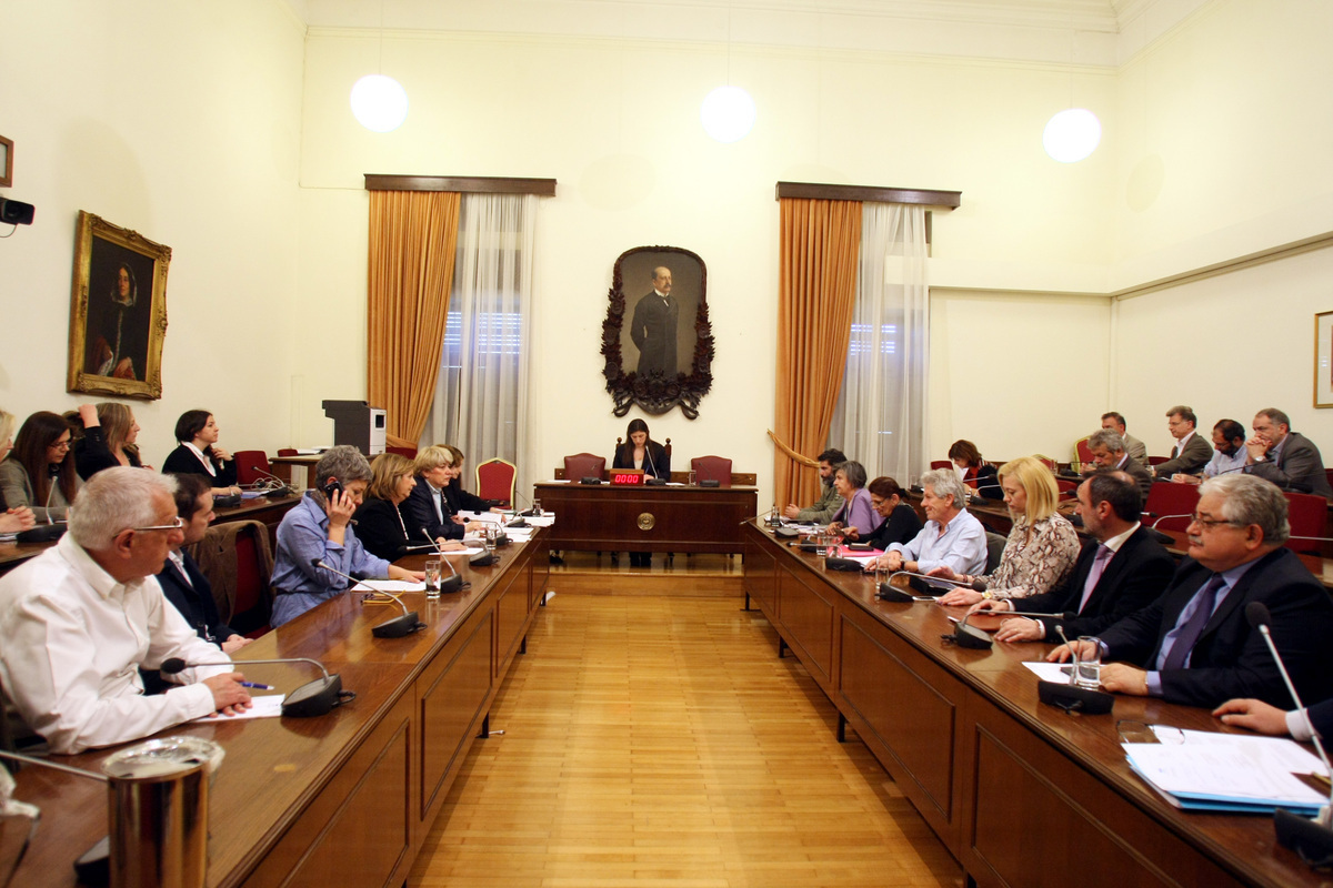 “Μύλος” στη Βουλή και για τις γερμανικές αποζημιώσεις – Αποχώρησε το “Ποτάμι”