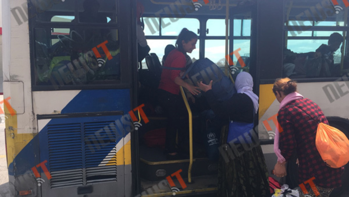 Εγκαταλείπουν κάποιοι πρόσφυγες τον Πειραιά – ΦΩΤΟ